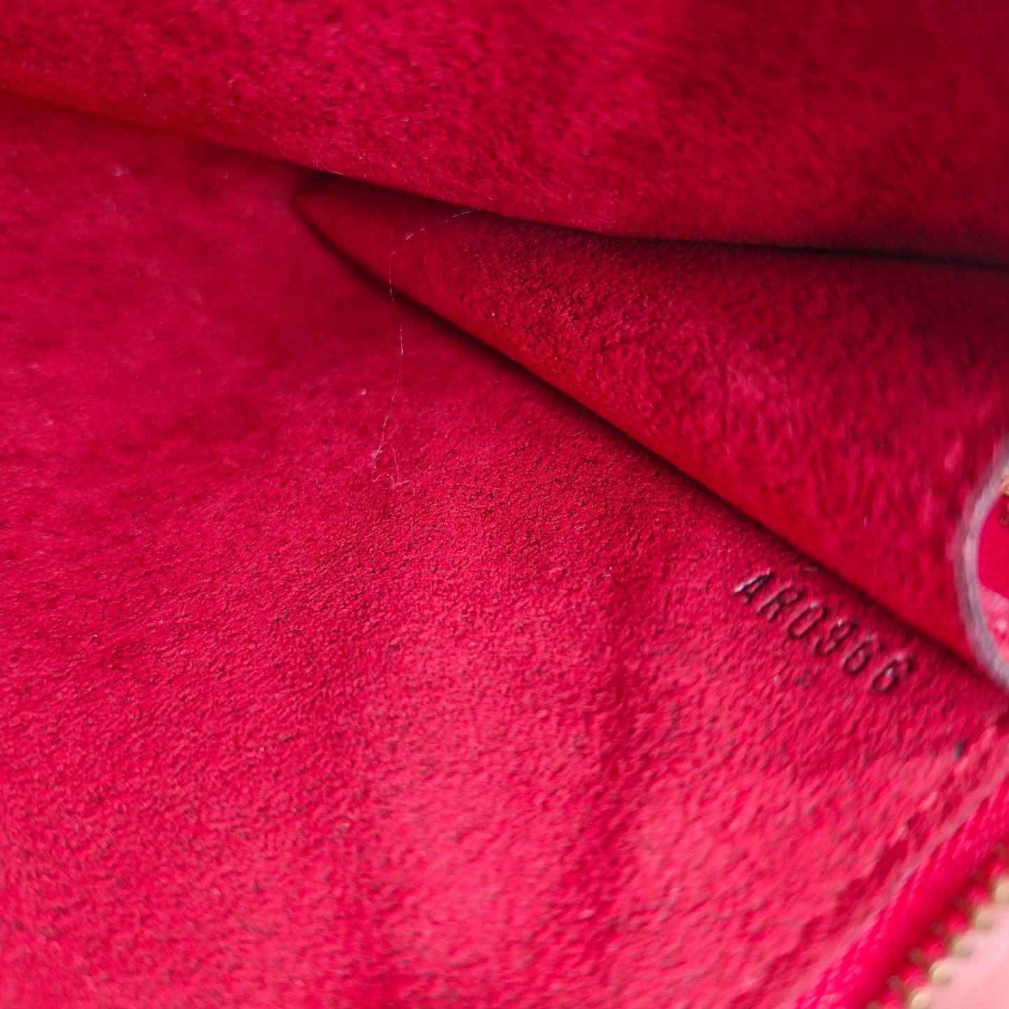 Louis Vuitton Pochette Rot (AR0966)