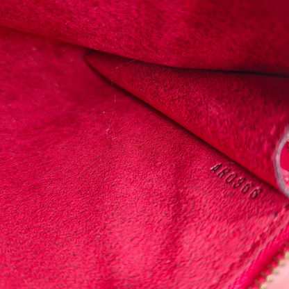 Louis Vuitton Pochette Rouge (AR0966)